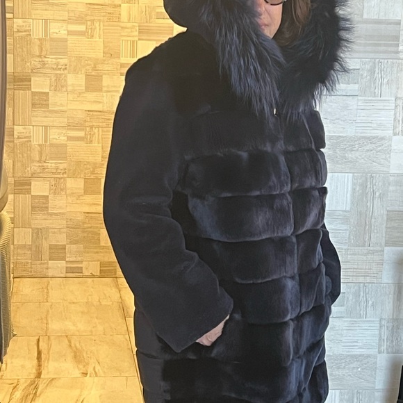 Elegant Navy Real Fur Hooded Jacket - Picture 3 of 12
